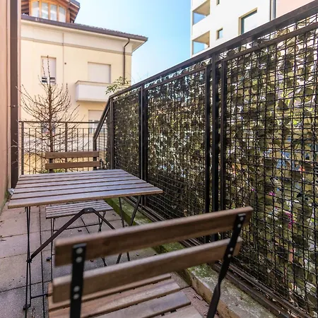 Como Centro - 5' Bus Da Lago E Stazione - Wifi Exterior photo